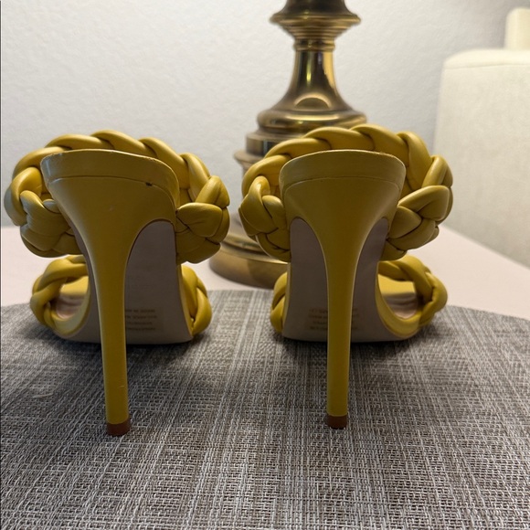 Yellow Braided Steve Madden Women's Heels - Picture 4 of 4